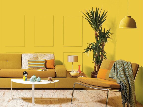 Stylowy żółty w salonie