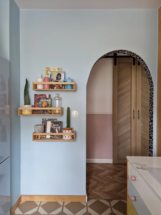 Ściana pomalowana kolorem Błękitny Dekoral EFFECT 3in1