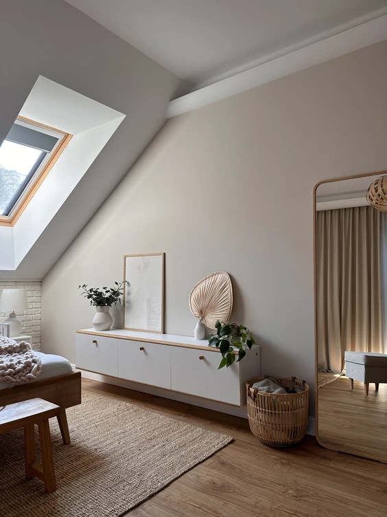 Ściana w sypialni pomalowana odcieniem Elegancki beż z Dekoral EFFECT 3in1