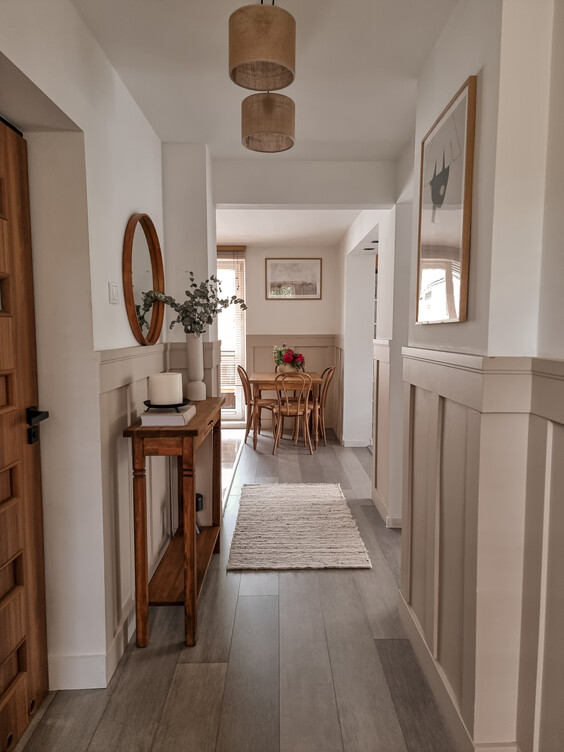 Korytarz pomalowany kolorem Biały Dekoral EFFECT 3in1