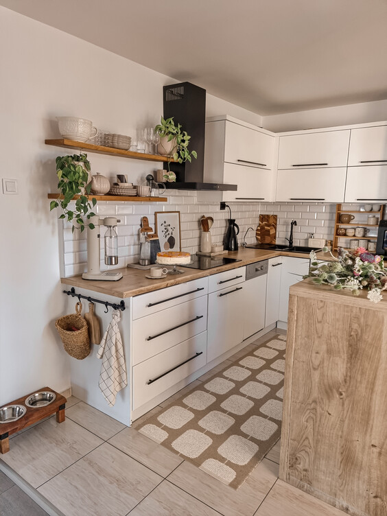 Ściana w kuchni pomalowana farbą Dekoral EFFECT 3in1