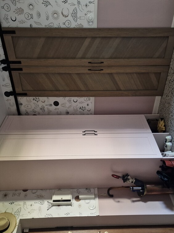 Korytarz pomalowany kolorem Różowy pudrowy Dekoral EFFECT 3in1