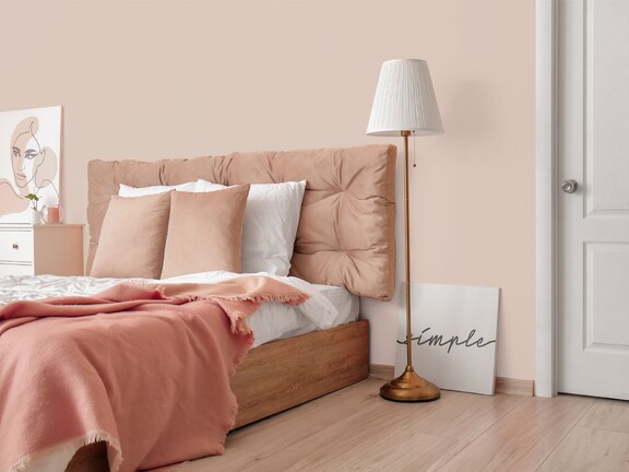 Kojący róż w sypialni